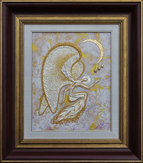 Moon Guardian of Pearl Dreams.