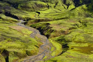 ICELAND – RIVER VALLEY IN THE HIGHLANDS
